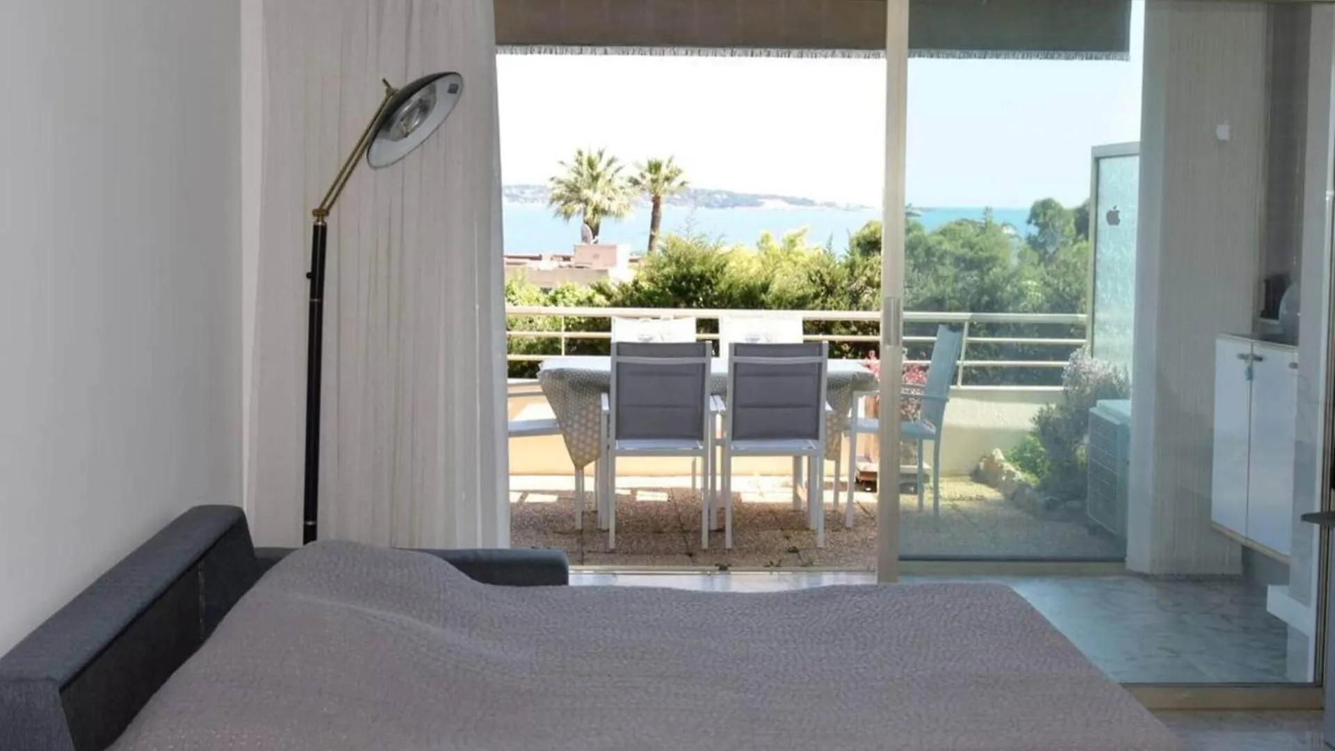 Sea View In Golfe-Juan Near Cannes Beach Vallauris Apartment