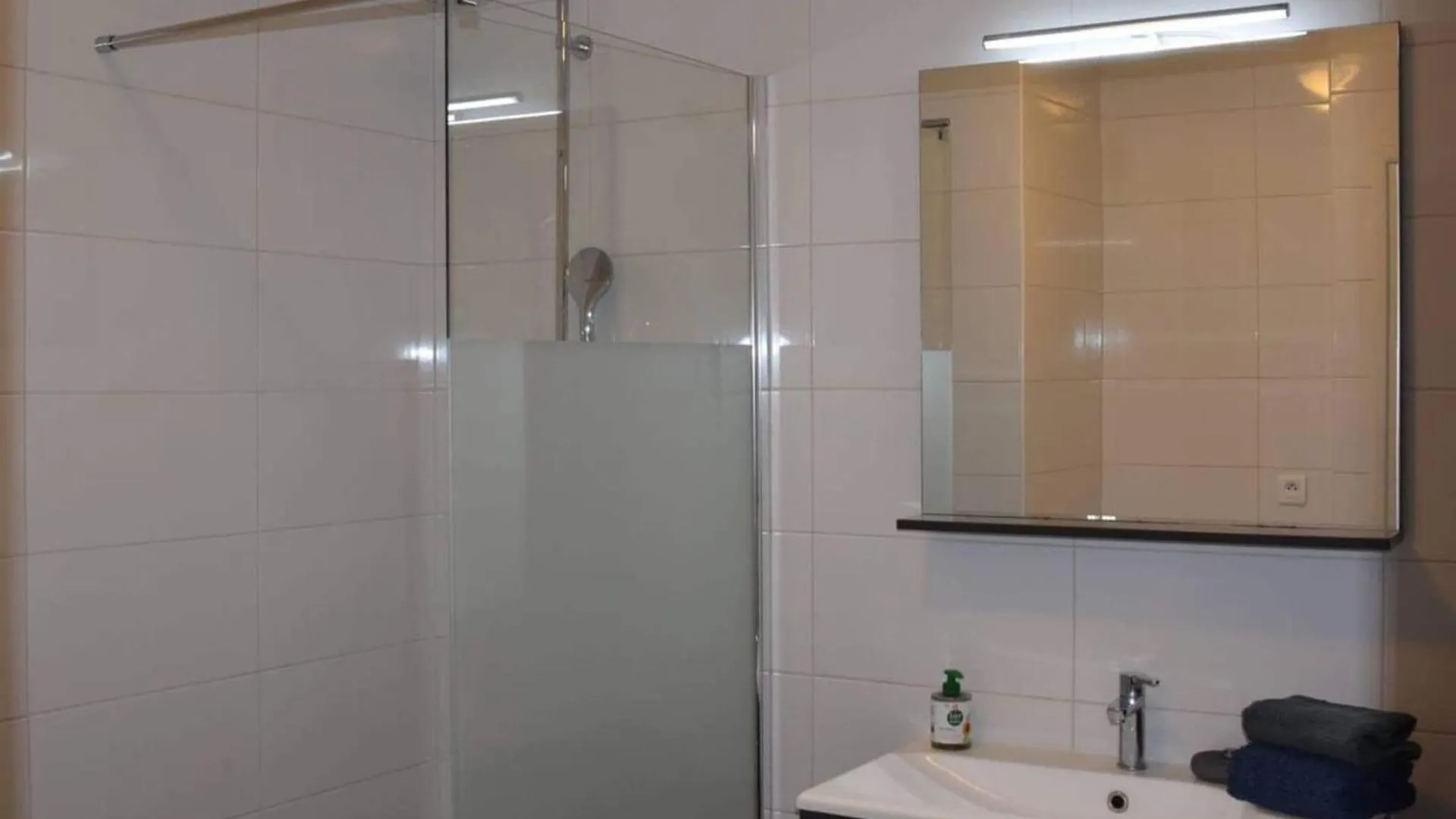 Sea View In Golfe-Juan Near Cannes Beach فالوريس