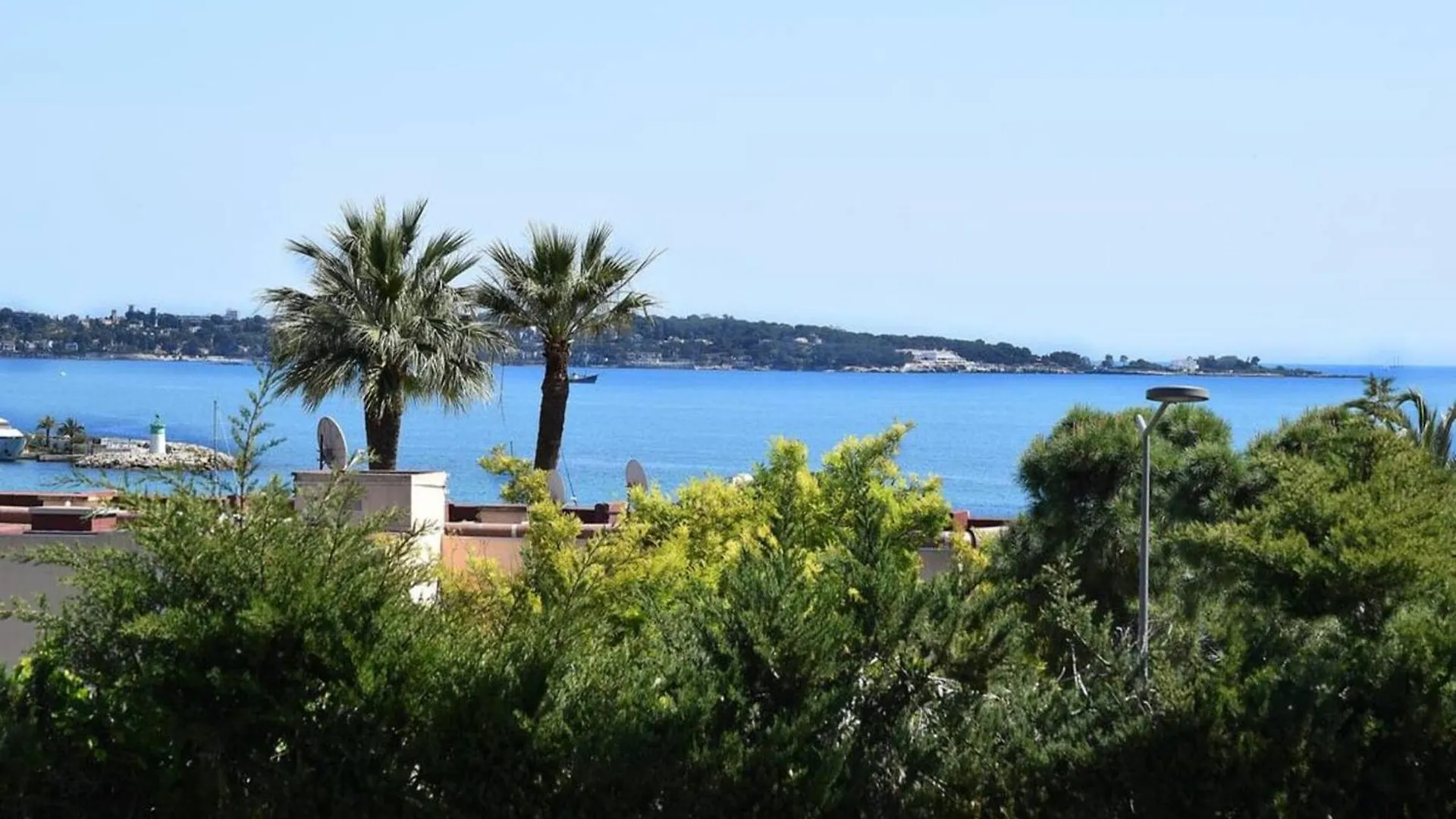 Sea View In Golfe-Juan Near Cannes Beach Vallauris Apartment